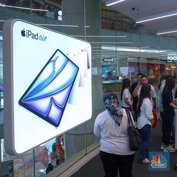 Potret Antrean Mengular Warga RI Berburu iPhone 17 di Jakarta