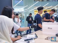 Dulu Lahir di Garasi Kecil, Sekarang Jadi Raja HP Dunia