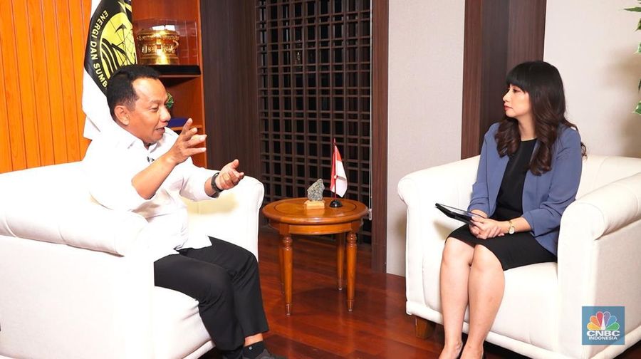 Direktur Jenderal Minerba Kementerian ESDM, Tri Winarno menyampaikan paparan dalam program CNBC Indonesia Road to Hari Tambang & Energi di Jakarta. (CNBC Indonesia TV)