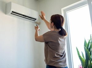 Hindari Pasang AC di 5 Tempat Ini biar Tagihan Listrik Aman dan Bebas Bau