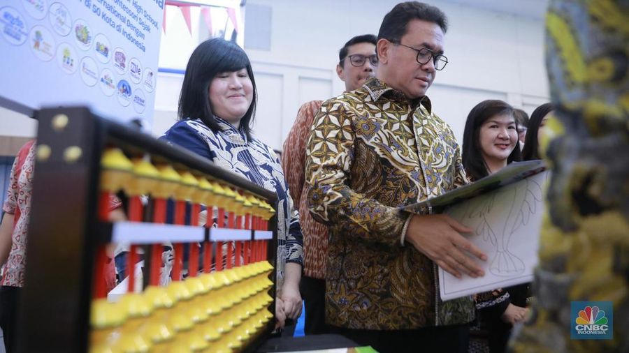 Menteri Perdagangan RI Budi Santoso melakukan kunjungan ke Asosiasi Lisensi Indonesia (ASENSI) dan tenant di ajang Trade Expo Indonesia (TEI) 2025 di ICE BSD City, Tangerang, Jumat, (17/10/2025). Menteri Perdagangan RI Budi Santoso melakukan kunjungan ke Asosiasi Lisensi Indonesia (ASENSI) dan tenant di ajang Trade Expo Indonesia (TEI) 2025 di ICE BSD City, Tangerang, Jumat, (17/10/2025). (CNBC Indonesia/Muhammad Sabki)