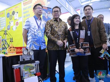 Dorong Produk RI Sukses Ekspor, Gini Momen Mendag Tinjau ILFEX di TEI