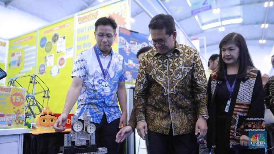 Menteri Perdagangan RI Budi Santoso melakukan kunjungan ke Asosiasi Lisensi Indonesia (ASENSI) dan tenant di ajang Trade Expo Indonesia (TEI) 2025 di ICE BSD City, Tangerang, Jumat, (17/10/2025). Menteri Perdagangan RI Budi Santoso melakukan kunjungan ke Asosiasi Lisensi Indonesia (ASENSI) dan tenant di ajang Trade Expo Indonesia (TEI) 2025 di ICE BSD City, Tangerang, Jumat, (17/10/2025). (CNBC Indonesia/Muhammad Sabki)