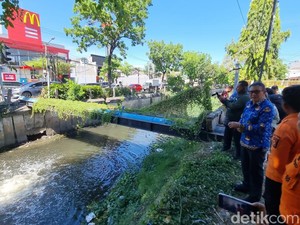 Kata BPBD Surabaya Soal Keamanan Semburan Air Bau Gas