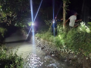 Balita Hilang Diduga Jatuh di Irigasi Luwu Saat Kejar Kakak ke Warung