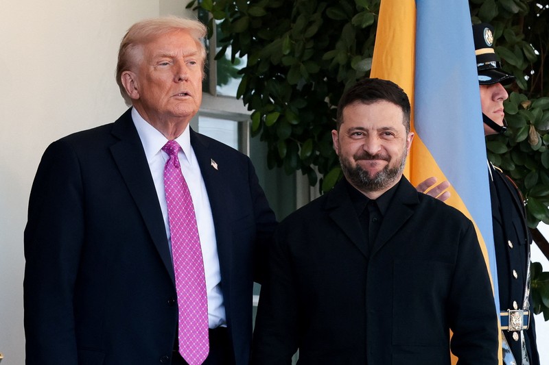 Presiden AS Donald Trump menerima kunjungan Presiden Ukraina Volodymyr Zelenskiy di Gedung Putih di Washington, D.C., AS, Jumat (17/10/2025) waktu setempat. (REUTERS/Jonathan Ernst) Presiden AS Donald Trump menerima kunjungan Presiden Ukraina Volodymyr Zelenskiy di Gedung Putih di Washington, D.C., AS, Jumat (17/10/2025) waktu setempat. (REUTERS/Jonathan Ernst)