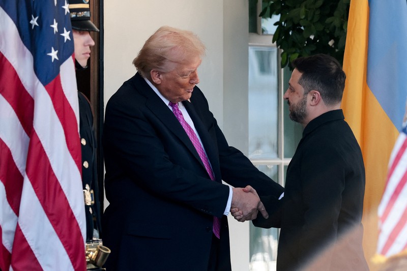 Presiden AS Donald Trump menerima kunjungan Presiden Ukraina Volodymyr Zelenskiy di Gedung Putih di Washington, D.C., AS, Jumat (17/10/2025) waktu setempat. (REUTERS/Jonathan Ernst) Presiden AS Donald Trump menerima kunjungan Presiden Ukraina Volodymyr Zelenskiy di Gedung Putih di Washington, D.C., AS, Jumat (17/10/2025) waktu setempat. (REUTERS/Jonathan Ernst)