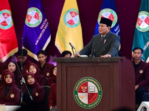 Prabowo Sentil Pihak Nyinyir Besar-besarkan Kasus Keracunan-Minta MBG Disetop