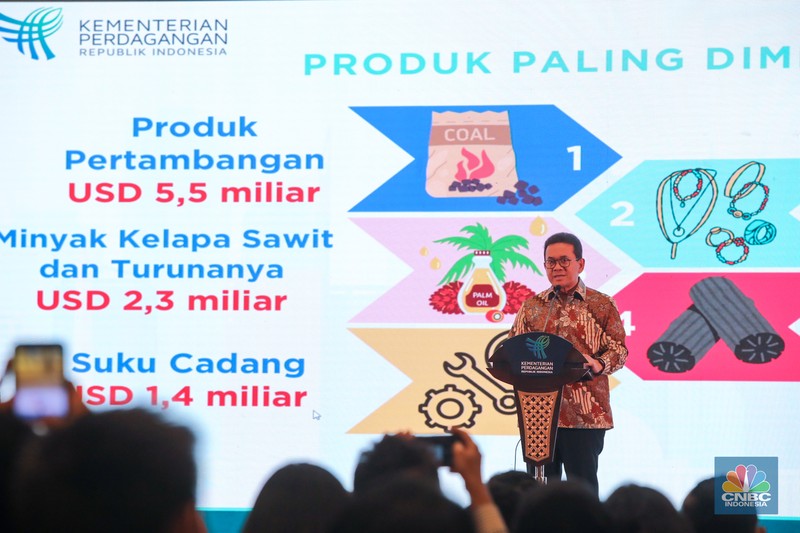 Menteri Perdagangan Budi Santoso menyampaikan pemaparan saat Closing Ceremony Trade Expo Indonesia (TEI) 2025 di ICE BSD, Kabupaten Tangerang, Minggu (19/10/2025). (CNBC Indonesia/Faisal Rahman) Menteri Perdagangan Budi Santoso menyampaikan pemaparan saat Closing Ceremony Trade Expo Indonesia (TEI) 2025 di ICE BSD, Kabupaten Tangerang, Minggu (19/10/2025). (CNBC Indonesia/Faisal Rahman)