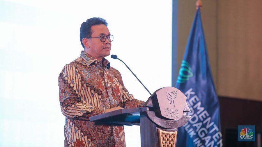 Menteri Perdagangan Budi Santoso menyampaikan pemaparan saat Closing Ceremony Trade Expo Indonesia (TEI) 2025 di ICE BSD, Kabupaten Tangerang, Minggu (19/10/2025). (CNBC Indonesia/Faisal Rahman)