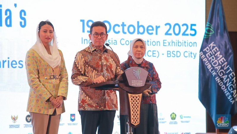 Menteri Perdagangan Budi Santoso menyampaikan pemaparan saat Closing Ceremony Trade Expo Indonesia (TEI) 2025 di ICE BSD, Kabupaten Tangerang, Minggu (19/10/2025). (CNBC Indonesia/Faisal Rahman)