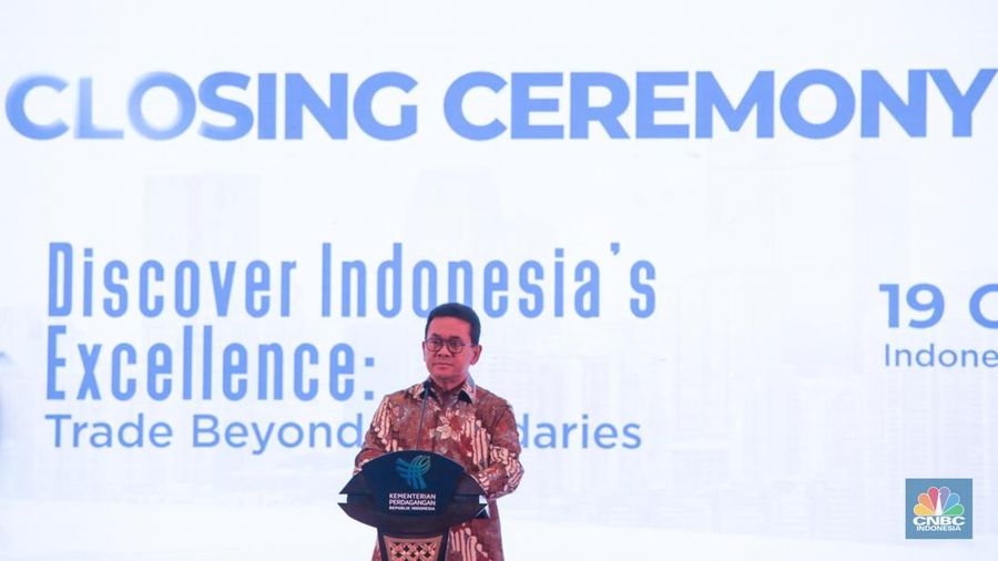 Menteri Perdagangan Budi Santoso menyampaikan pemaparan saat Closing Ceremony Trade Expo Indonesia (TEI) 2025 di ICE BSD, Kabupaten Tangerang, Minggu (19/10/2025). (CNBC Indonesia/Faisal Rahman)