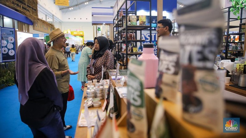 Menteri Perdagangan Budi Santoso menyampaikan pemaparan saat Closing Ceremony Trade Expo Indonesia (TEI) 2025 di ICE BSD, Kabupaten Tangerang, Minggu (19/10/2025). (CNBC Indonesia/Faisal Rahman)