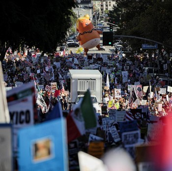 No Kings! Jutaan Warga AS 'Serbu' Jalan di 50 Negara Bagian Demo Trump
