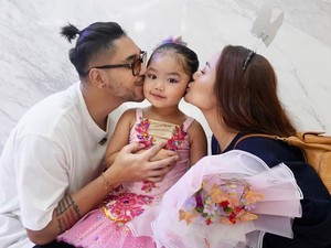 POV Ciptakan Saingan Sendiri, Xarena Kejer Siti Badriah Panggil Krisjiana Sayang