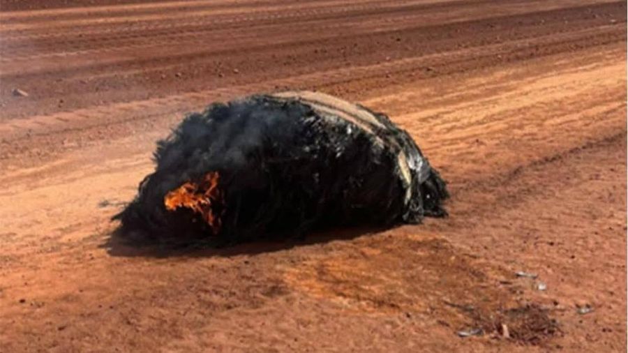 Benda Terbakar yang Ditemukan di Gurun Australia Kemungkinan Jatuh dari Luar Angkasa. (Dok. Western Australia Police Force)