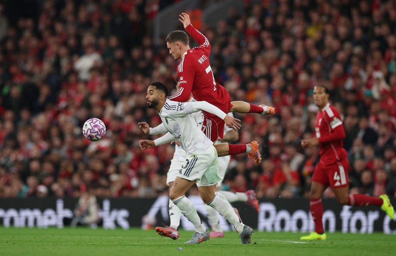 Harry Maguire dari Manchester United merayakan gol kedua timnya dalam laga melawan Liverpool di Anfield, Liverpool, Inggris, 19 Oktober 2025. Harry Maguire dari Manchester United merayakan gol kedua timnya dalam laga melawan Liverpool di Anfield, Liverpool, Inggris, 19 Oktober 2025. (REUTERS/Phil Noble)
