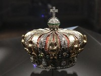 Ini Mahkota Permaisuri yang Digasak Pencuri dari Museum Louvre