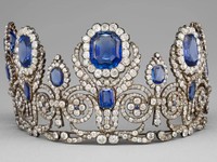 Penampakan Perhiasan Fenomenal yang Dicuri dari Museum Louvre Paris