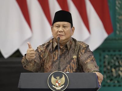 Prabowo Miris Lihat Anak Sekolah Hemat Kertas, Minta Menkeu Bertindak