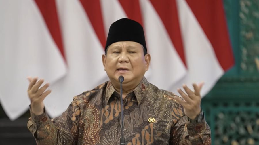 Presiden Prabowo Subianto saat menghadiri Sidang Kabinet Paripurna di Istana Negara, Jakarta, Senin (20/10/2025). (YouTube/Sekretariat Presiden)