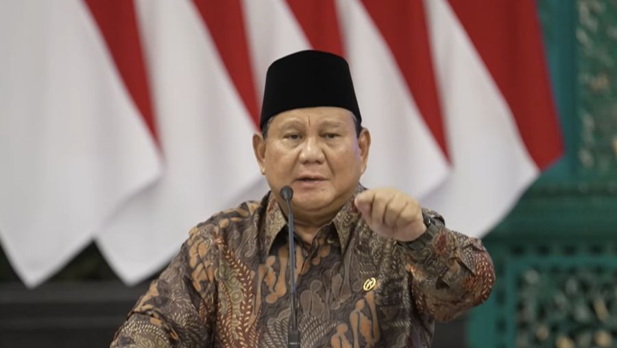 Presiden Prabowo Subianto saat menghadiri Sidang Kabinet Paripurna di Istana Negara, Jakarta, Senin (20/10/2025). (YouTube/Sekretariat Presiden)