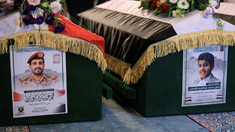 Prosesi pemakaman Kepala Staf Militer Houthi Muhammad al-Ghamari di Sanaa, Yaman, Senin (20/10/2025). (REUTERS/Khaled Abdullah) Prosesi pemakaman Kepala Staf Militer Houthi Muhammad al-Ghamari di Sanaa, Yaman, Senin (20/10/2025). (REUTERS/Khaled Abdullah)