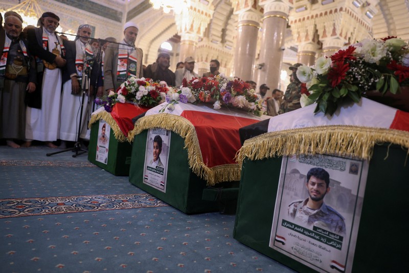 Prosesi pemakaman Kepala Staf Militer Houthi Muhammad al-Ghamari di Sanaa, Yaman, Senin (20/10/2025). (REUTERS/Khaled Abdullah) Prosesi pemakaman Kepala Staf Militer Houthi Muhammad al-Ghamari di Sanaa, Yaman, Senin (20/10/2025). (REUTERS/Khaled Abdullah)