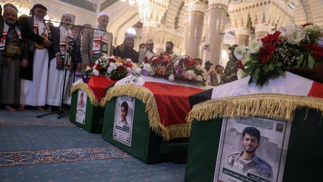 Potret Pemakaman Kepala Staf Militer Houthi, Pelayat Terus Berdatangan