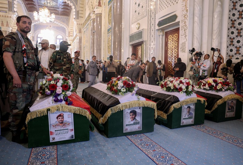 Prosesi pemakaman Kepala Staf Militer Houthi Muhammad al-Ghamari di Sanaa, Yaman, Senin (20/10/2025). (REUTERS/Khaled Abdullah) Prosesi pemakaman Kepala Staf Militer Houthi Muhammad al-Ghamari di Sanaa, Yaman, Senin (20/10/2025). (REUTERS/Khaled Abdullah)