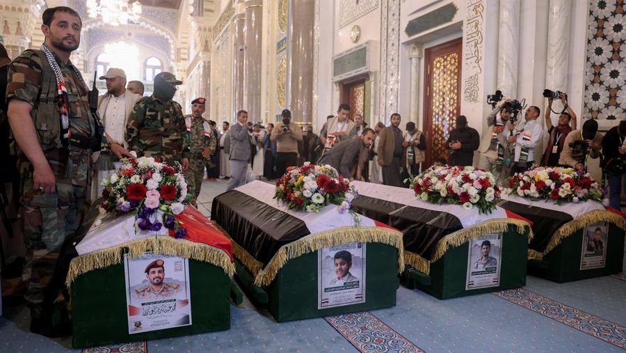 Prosesi pemakaman Kepala Staf Militer Houthi Muhammad al-Ghamari di Sanaa, Yaman, Senin (20/10/2025). (REUTERS/Khaled Abdullah) Prosesi pemakaman Kepala Staf Militer Houthi Muhammad al-Ghamari di Sanaa, Yaman, Senin (20/10/2025). (REUTERS/Khaled Abdullah)