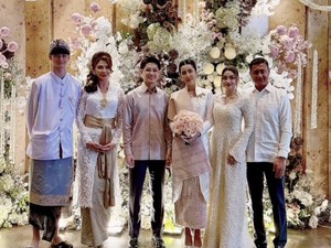 Tamara Bleszynski Gak Berhenti Meneteskan Air Mata di Lamaran Teuku Rassya