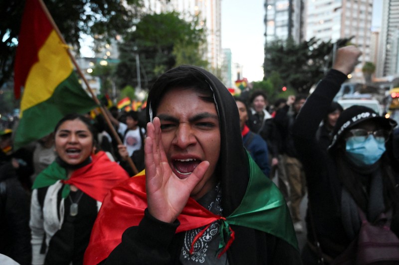 Aksi protes menuntut audit hasil pemilihan presiden di La Paz, Bolivia, Senin (20/10/2025). (REUTERS/Adriano Machado)