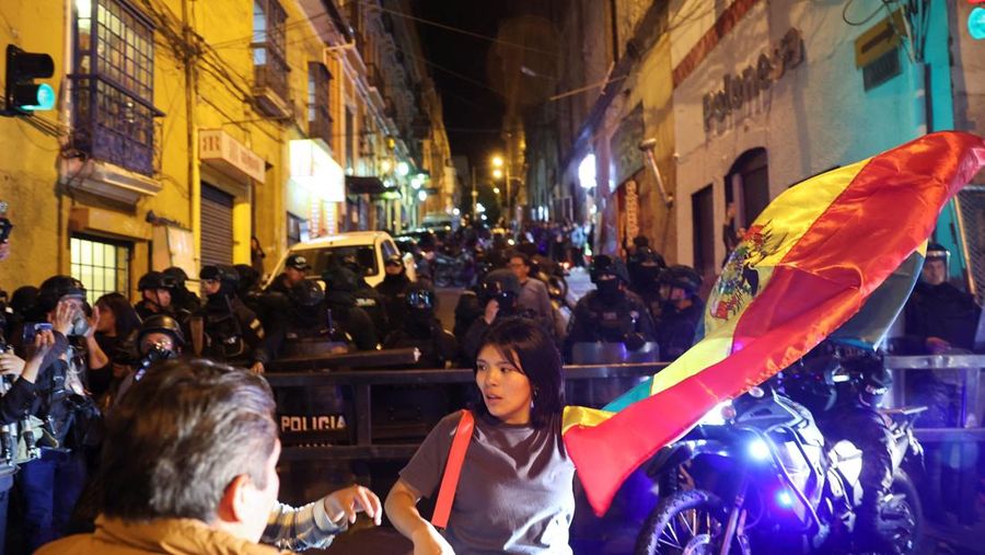 Aksi protes menuntut audit hasil pemilihan presiden di La Paz, Bolivia, Senin (20/10/2025). (REUTERS/Adriano Machado) Aksi protes menuntut audit hasil pemilihan presiden di La Paz, Bolivia, Senin (20/10/2025). (REUTERS/Adriano Machado)