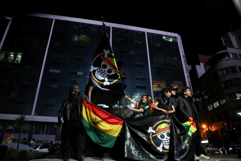 Aksi protes menuntut audit hasil pemilihan presiden di La Paz, Bolivia, Senin (20/10/2025). (REUTERS/Adriano Machado)