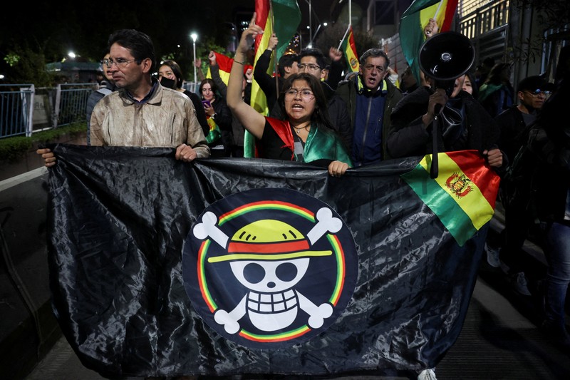 Aksi protes menuntut audit hasil pemilihan presiden di La Paz, Bolivia, Senin (20/10/2025). (REUTERS/Adriano Machado)