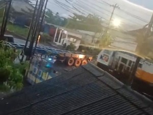 Fakta-fakta Truk Tertabrak KA Harina di Kaligawe Semarang