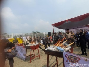 Bupati Bogor dan Bea Cukai Musnahkan Rokok Ilegal Senilai Rp2,8 Miliar