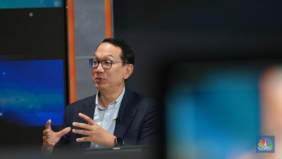 Direktur & Chief Enterprise Strategic Relationship Officer XLSmart, Andrijanto Muljono menyampaikan paparan dalam Road To CNBC Indonesia Awards 2025 dengan kategori Best Digital Ecosystem di Jakarta, Selasa (21/10/2025). (CNBC Indonesia/Tias Budiarto)