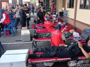 Kebahagiaan Berlipat Pak Hansip di Polres Tasikmalaya