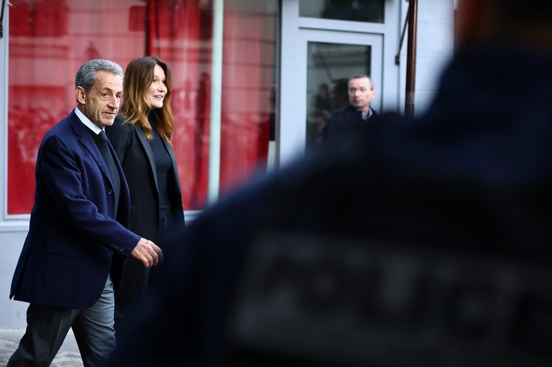 Eks Presiden Prancis Nicolas Sarkozy memulai hukuman penjara selama lima tahun pada Selasa (21/10) waktu setempat. (REUTERS/Benoit Tessier) Eks Presiden Prancis Nicolas Sarkozy memulai hukuman penjara selama lima tahun pada Selasa (21/10) waktu setempat. (REUTERS/Benoit Tessier)