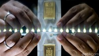 Harga Emas Antam Hari Ini Jatuh Lagi!