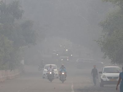 Potret India Terkepung Kabut Polusi Usai Perayaan Diwali