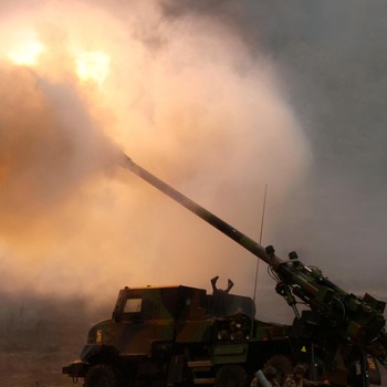 Tampak Gagah! Howitzer CAESAR Andalan Ukraina Unjuk Gigi di Prancis