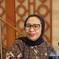 Wakil Kepala Badan Gizi Nasional (BGN) Nanik S. Deyang saat ditemui di kantor Kemenko Pangan, Jakarta, Selasa (21/10/2025). (CNBC Indonesia/Martyasari RIzky)