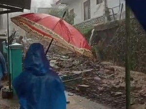 Diguyur Hujan 2 Jam, Rumah di Pasuruan Diterjang Longsor dan Banjir