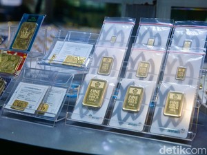 Harga Emas Antam Ambruk Hingga Sedalam Ini