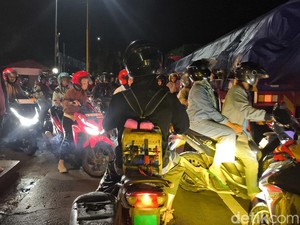 Macet Horor di Jalan Pantura Demak-Semarang, Truk Terjebak hingga 8 Jam