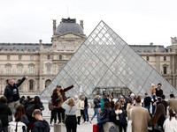 Louvre Kapok Dimaling, Pindahkan Barang Berharga ke Bank Sentral