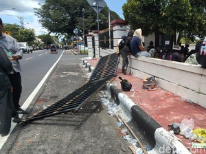 PN Soasio Polisikan Ketua LMND-HMI Buntut Gerbang Pengadilan Ambruk Saat Demo